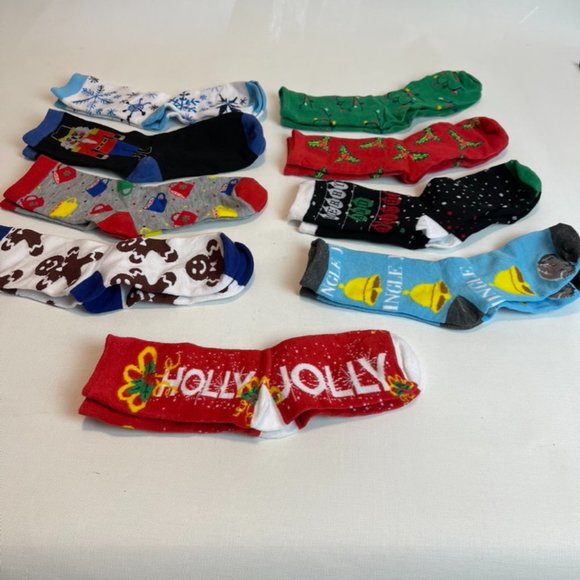 Christmas sock 9 pairs NWOT - Picture 7 of 9